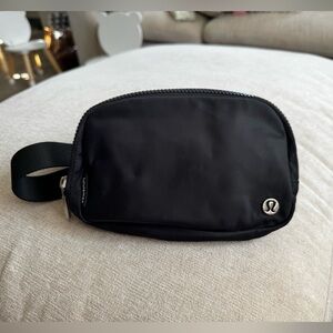 lululemon Everywhere Belt Bag 1L